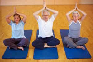 osteoporosis y posturas de yoga