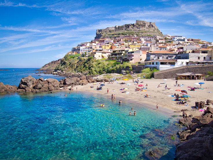 Pueblos de Italia venden casas a 1 euro a orillas del Mediterráneo - Por el  mundo
