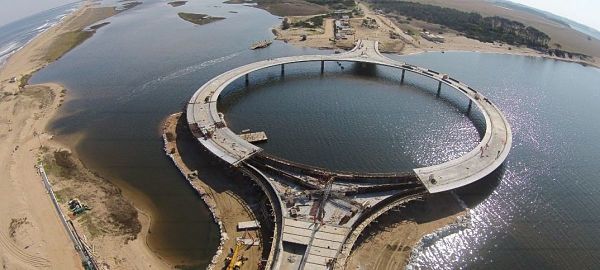 puente-circular-uruguay-laguna-garzon-600
