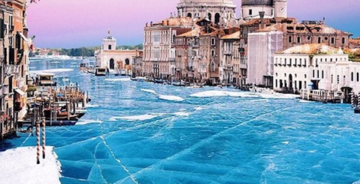 Los Canales De Venecia Congelados Y De Un Color Increible Buena