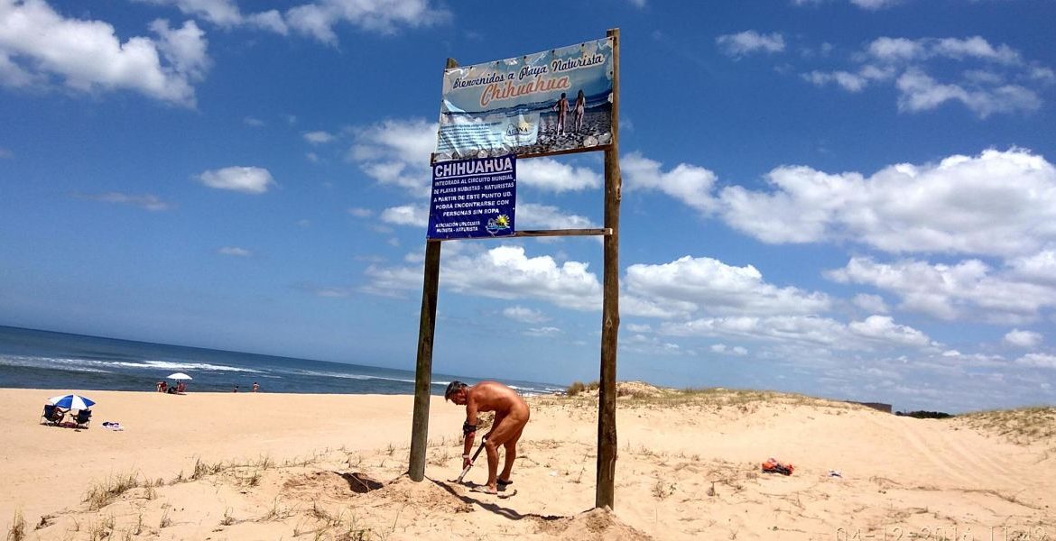 Chihuahua, la paradisíaca playa nudista de Punta del Este 
