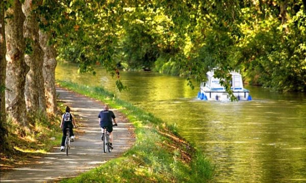 En el Canal du Midi el silencio es enturbiado solo por el ...