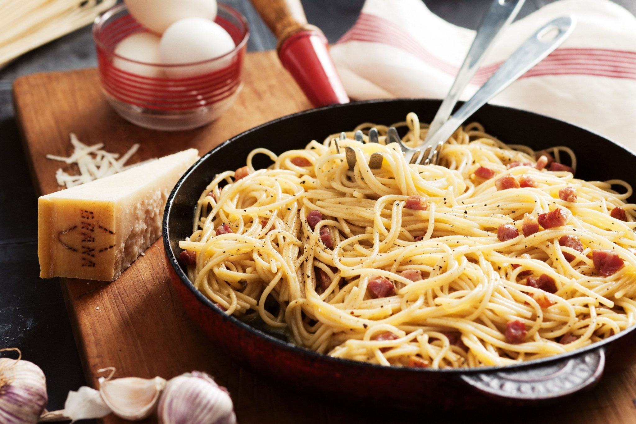 Spaghetti alla carbonara: cómo preparar el plato más ...