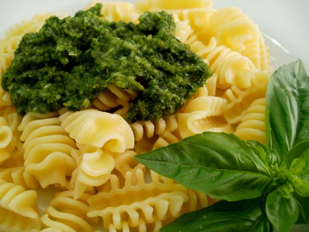 Un delicioso fusilli al pesto para hacer en casa Buena Vibra