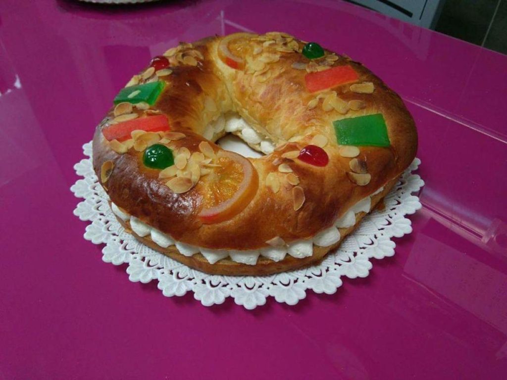 Receta de rosca de Reyes rellena