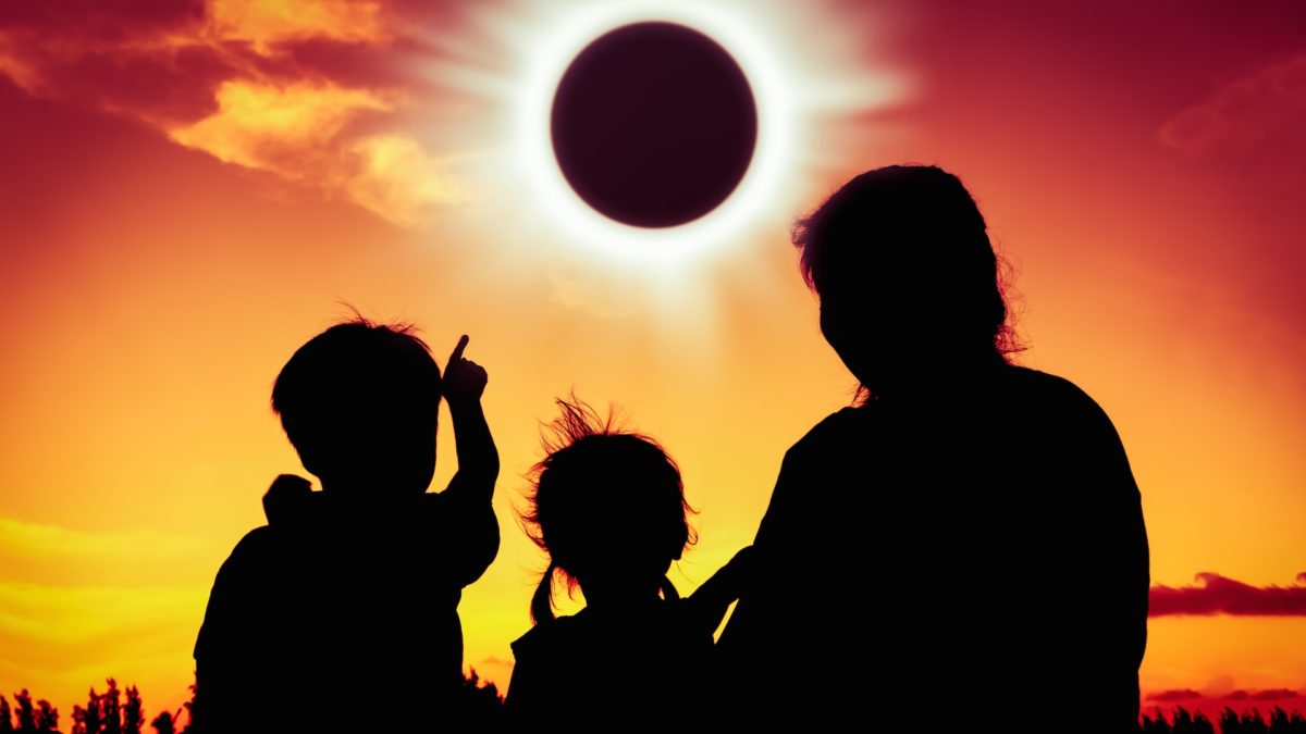 Matemático desastre Aprobación Efectos emocionales y energéticos del eclipse