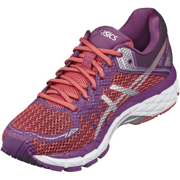 Zapatilla deportiva Asics en tonos púrpura y rojo con detalles plateados.