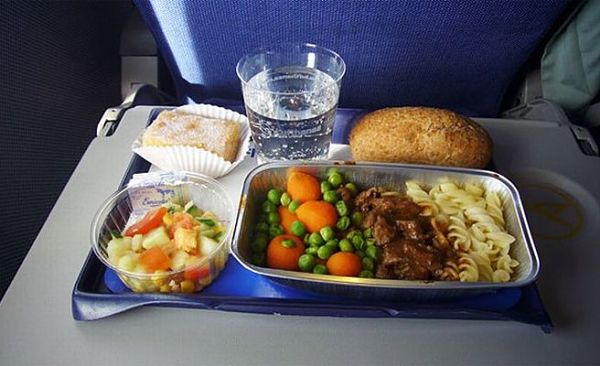 Se puede llevar jamón y otros alimentos en un avión cuando viajas al  extranjero?