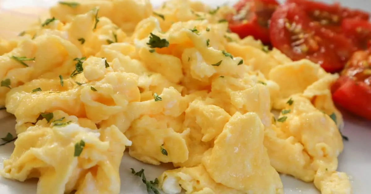 como hacer huevos revueltos