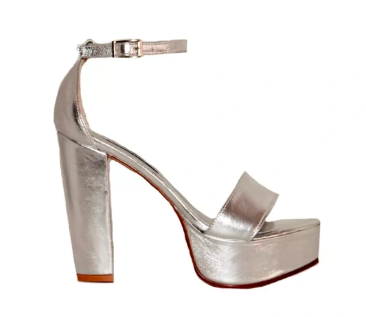 zapatos plateados