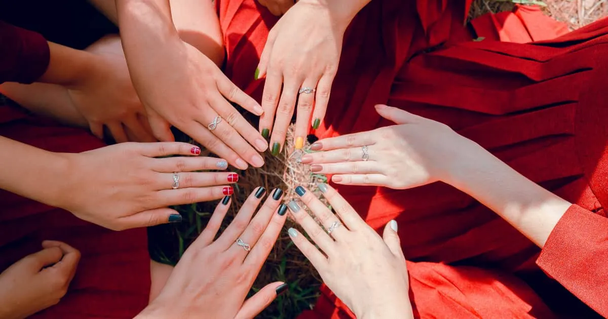 colores de uñas 2025