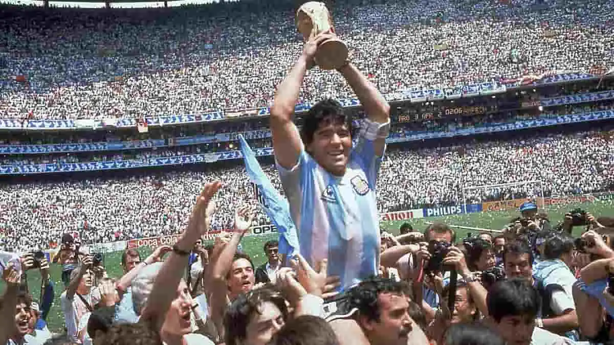 murio Diego Maradona carta natal