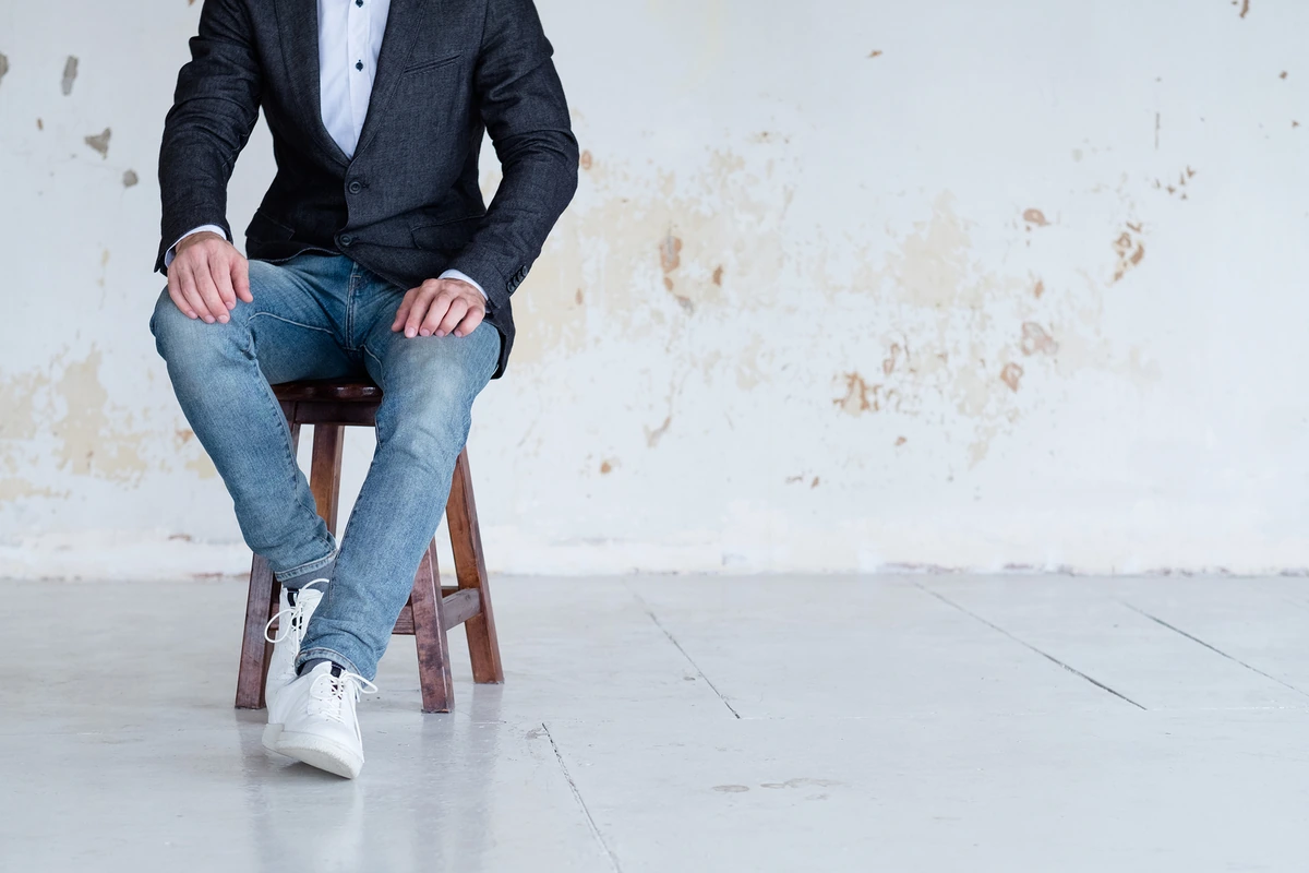 Traje con zapatillas