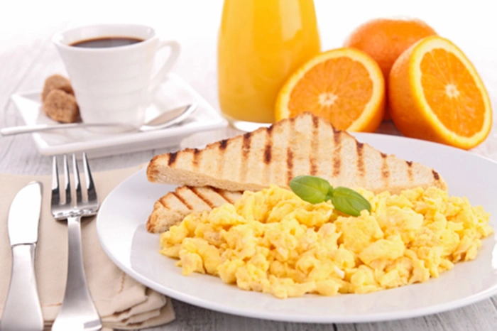 como se hacen los huevos revueltos