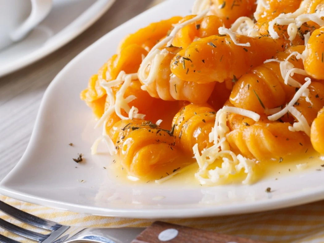 ñoquis de calabaza con queso y mantequilla