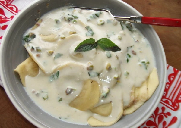 ravioles con salsa blanca