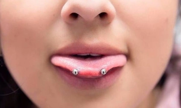 piercing en la nariz mujer