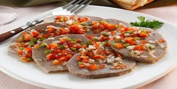 Lengua a la vinagreta
