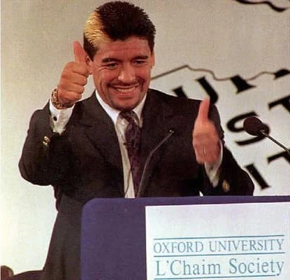 Esteban llevo a maradona a Oxford