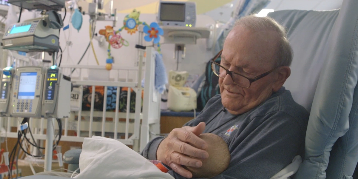 abuelo bebe prematuro