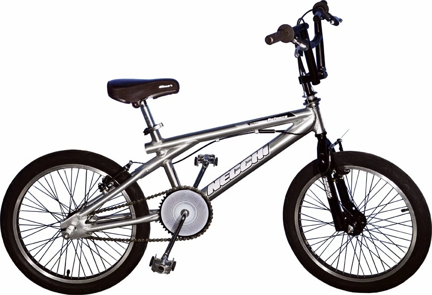 Bicicleta BMX de color plata, un modelo robusto y duradero diseñado para resistir el impacto de saltos, trucos de freestyle y carreras en pista.