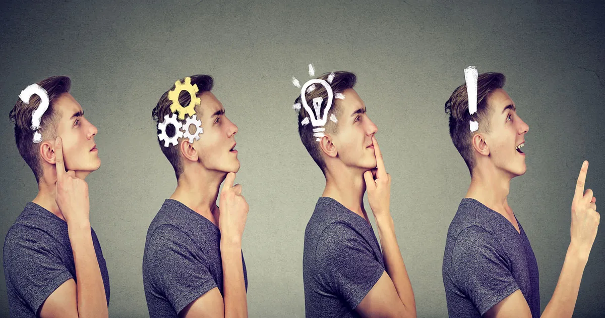 Hombre pensando y resolviendo un problema paso a paso, símbolo del pensamiento lateral y la creatividad