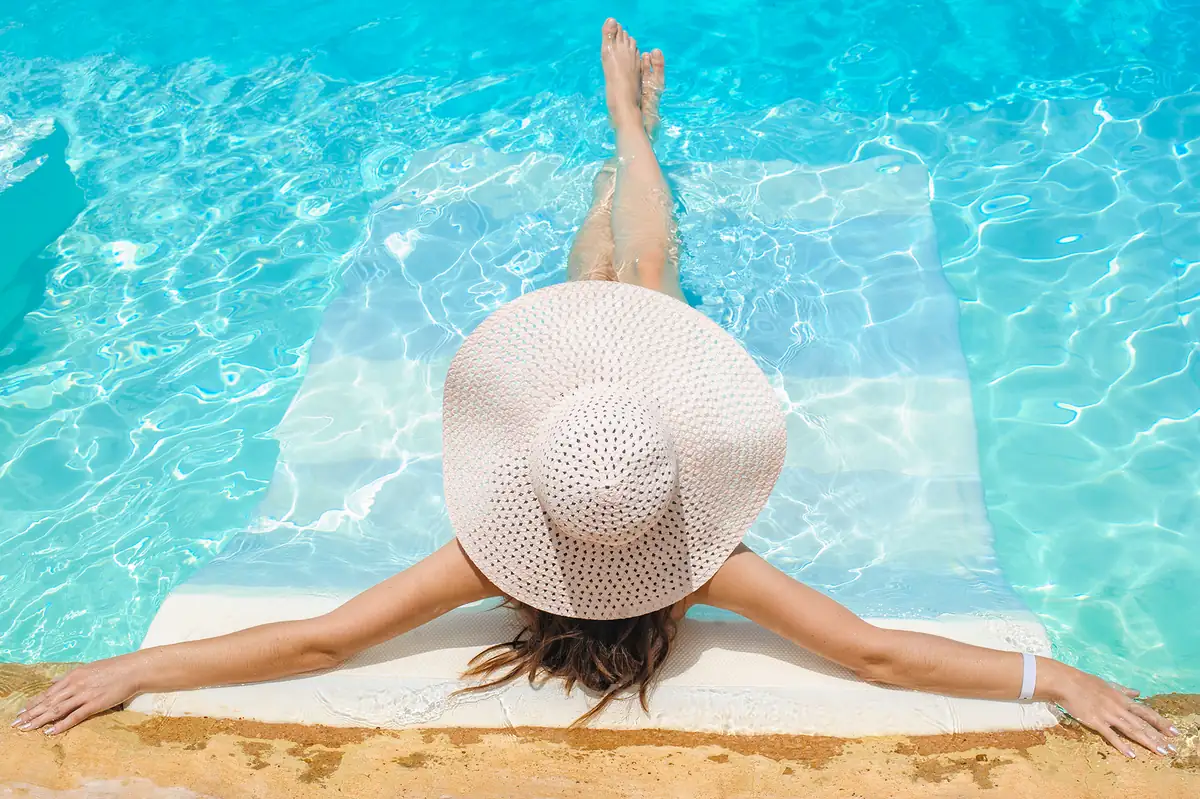 como mantener el agua de la piscina limpia