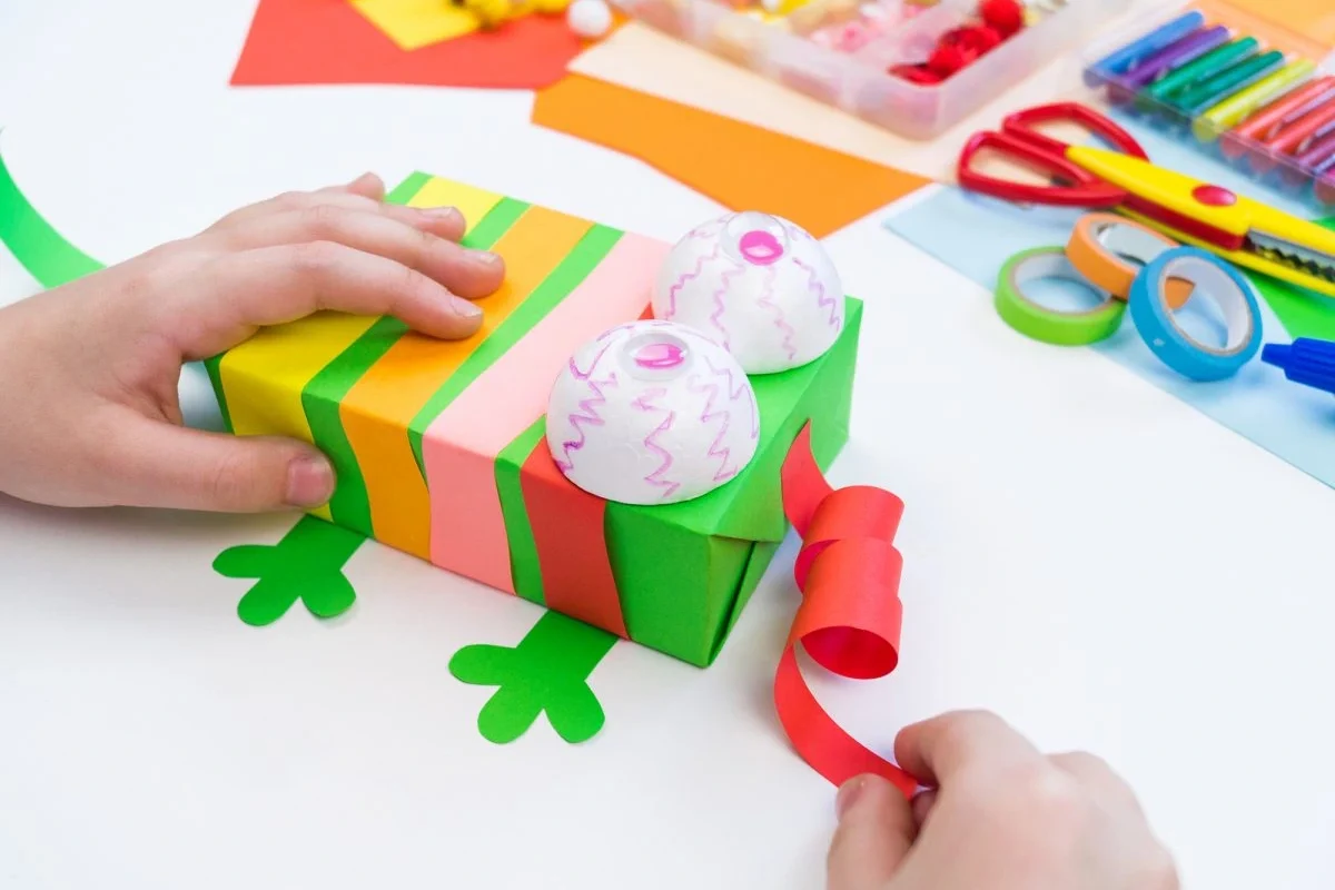 manualidades con carton de cajas