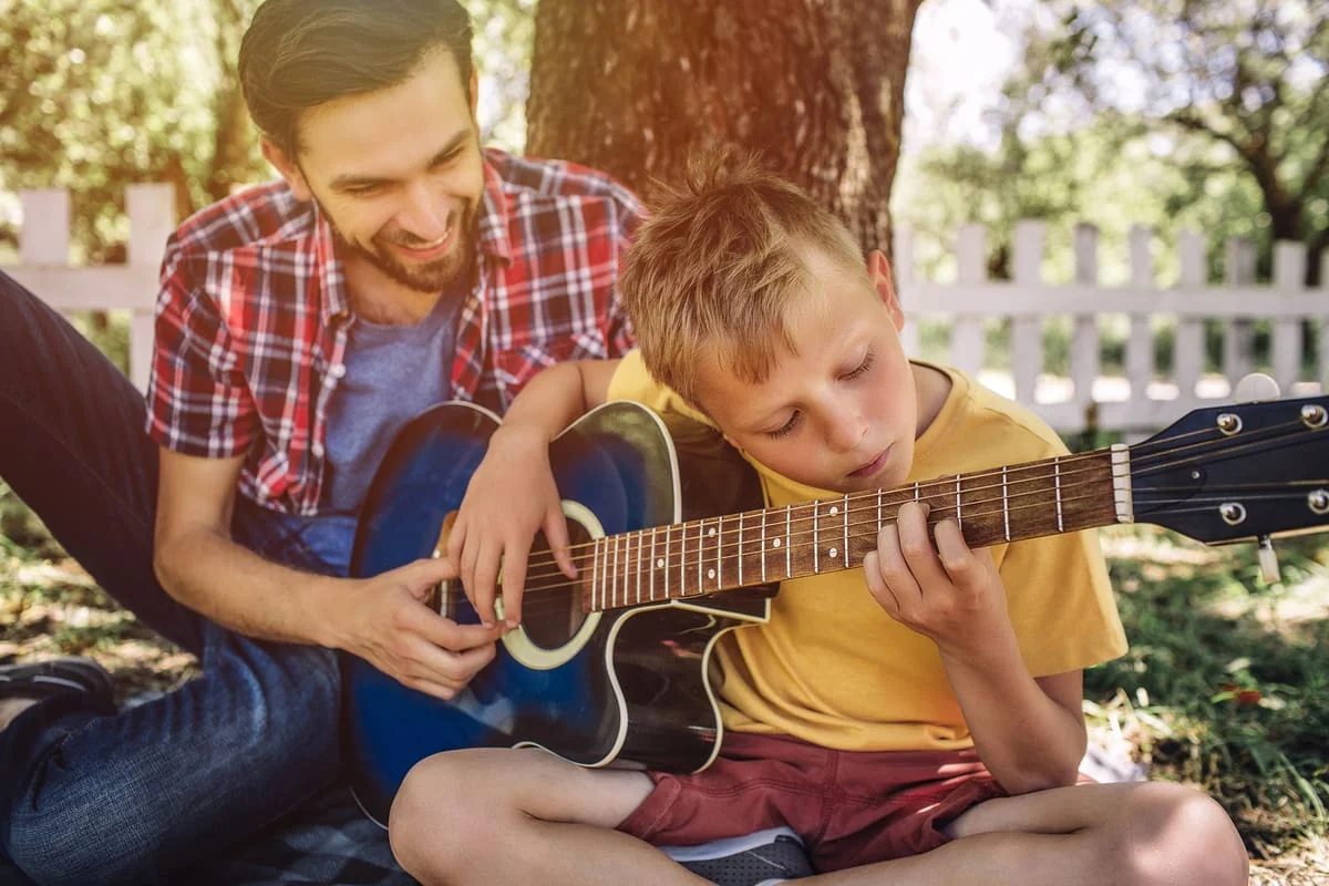 como aprender a tocar guitarra facil