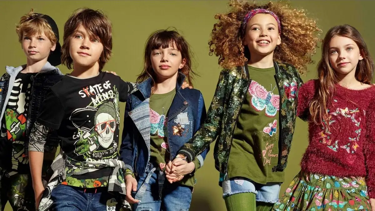 fotos de niños y adolescentes contentos y desafiantes