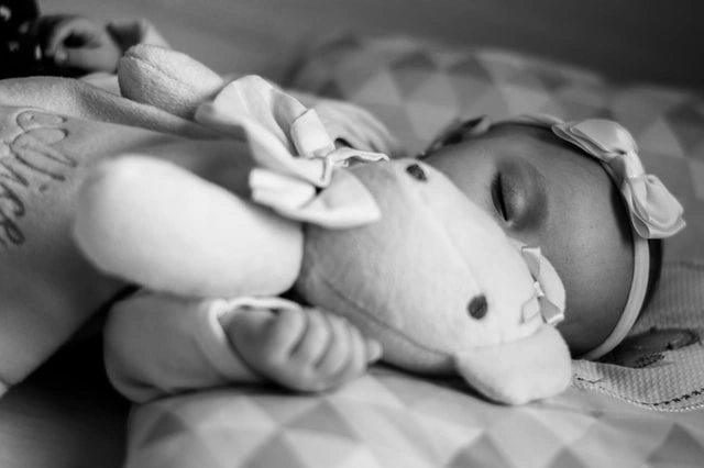 como hacer dormir a un bebe recien nacido