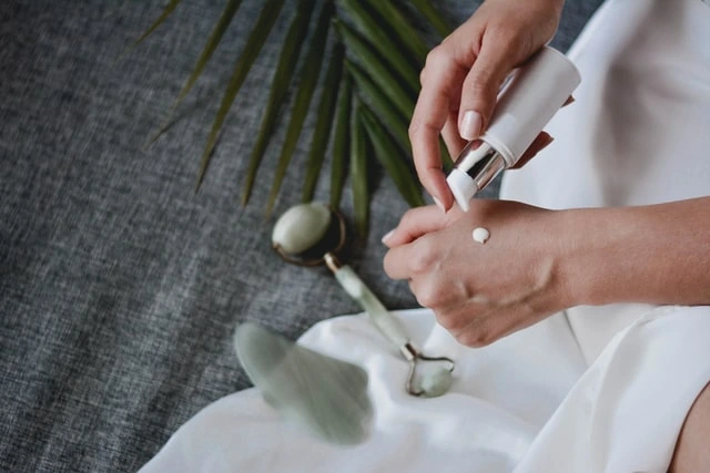 como hacer yoga facial
