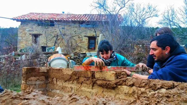contruyen un pueblo