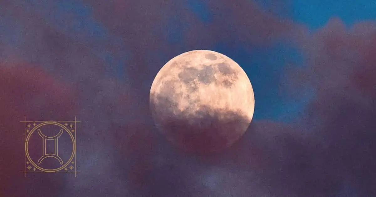 Desde la más remota antigüedad la actividad humana se ha sometido al influjo de la Luna. Sería absurdo negar la influencia que ella ejerce sobre la Tierra,
