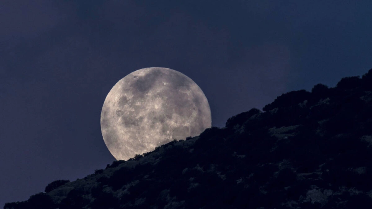 luna llena en acuario agosto 2024