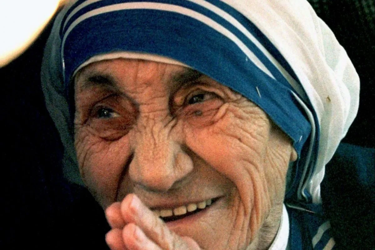 madre teresa santificacion