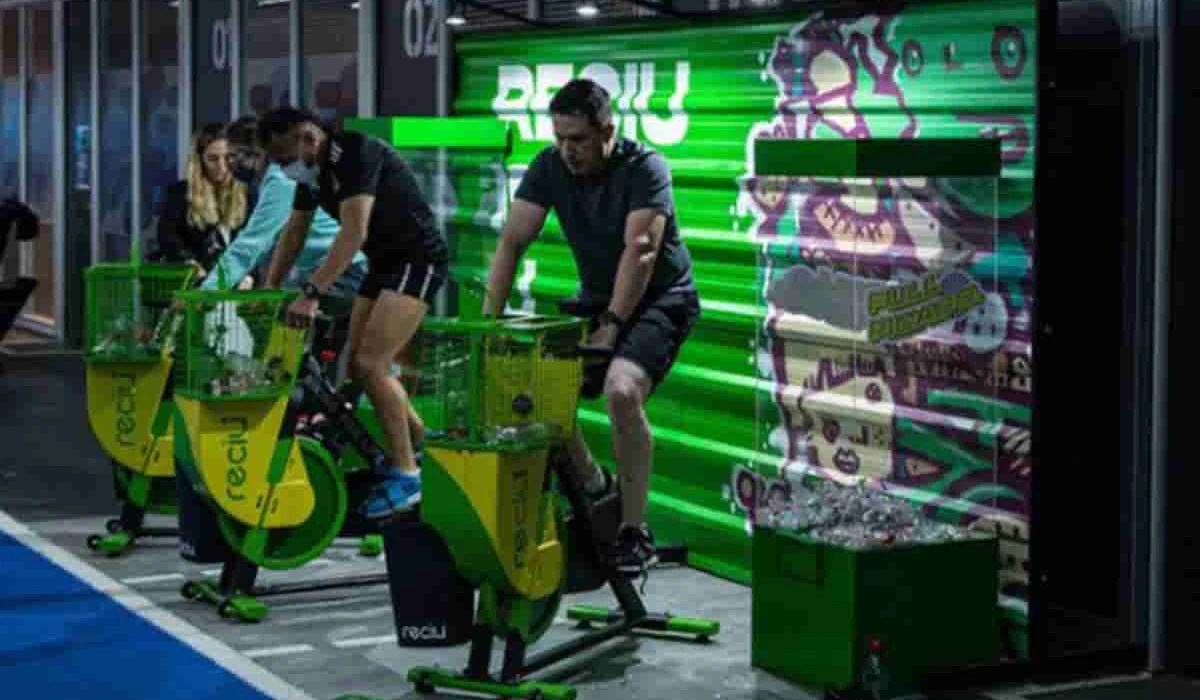 ReciU Bike bicicleta fija que recicla plastico