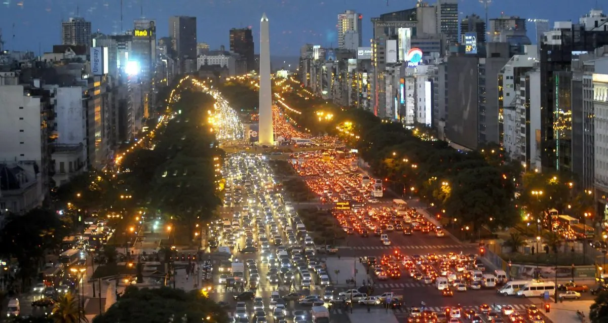 imagen del Obelisco en la avenida 9 de Julio de la Ciudad de Buenos Aires
