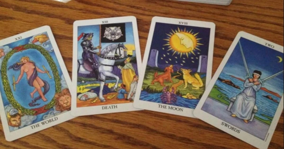 Una tirada de Tarot con la carta de La Muerte, para aprender a interpretar sus mensajes simbólicos de forma respetuosa y sin temor.