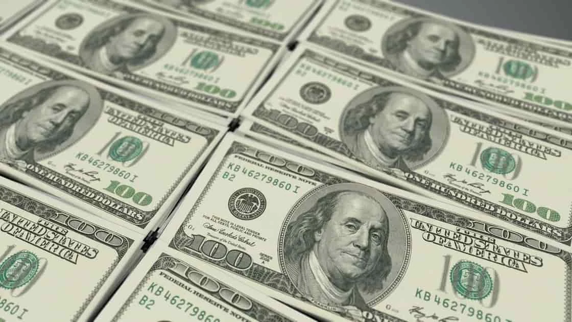 dólar cara chica