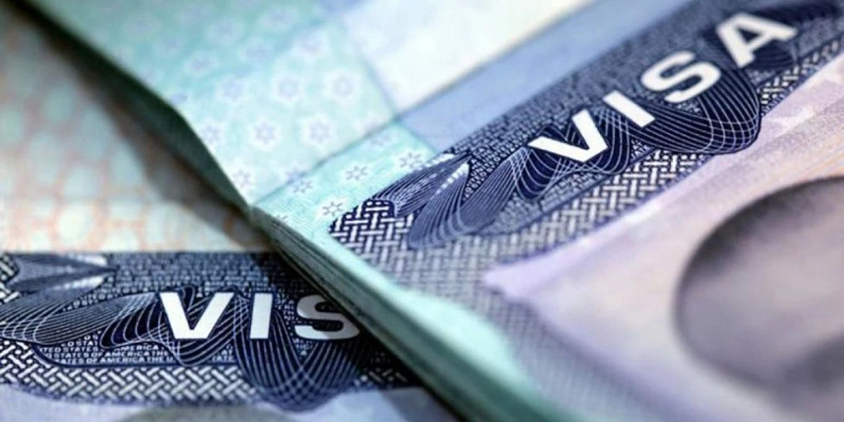 Pasaporte argentino con la visa para viajar a EE.UU.